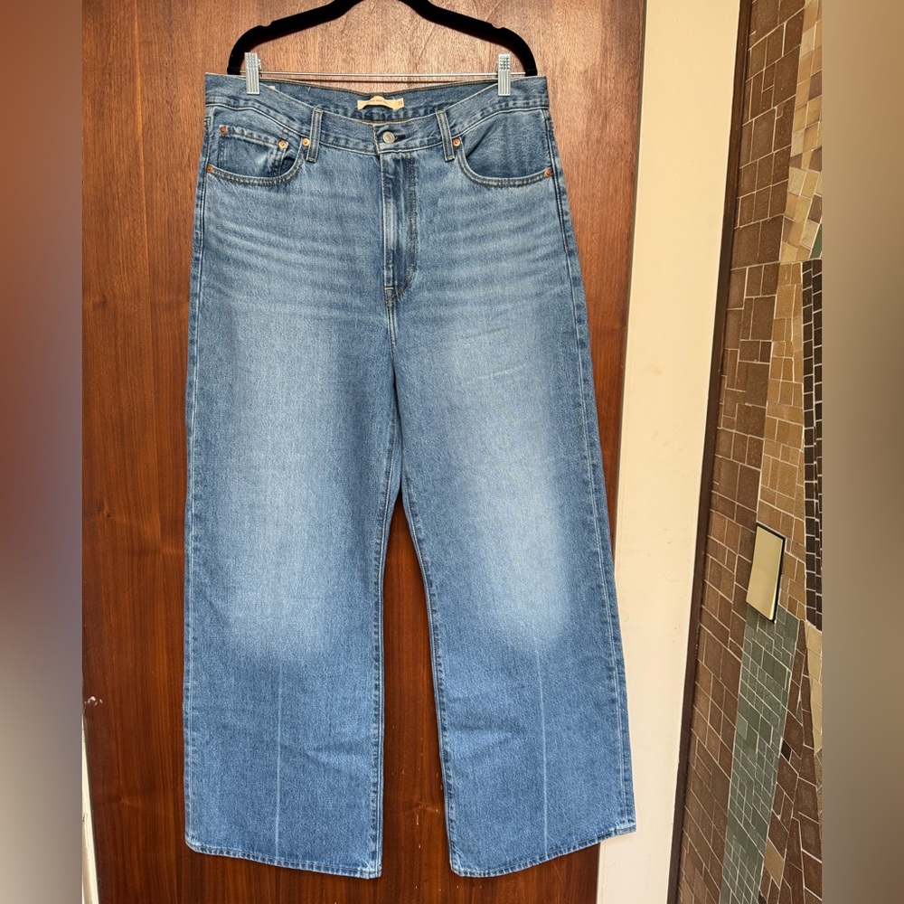 Levi's Ribcage Wide Leg Jeans in Not The Same Medium Wash